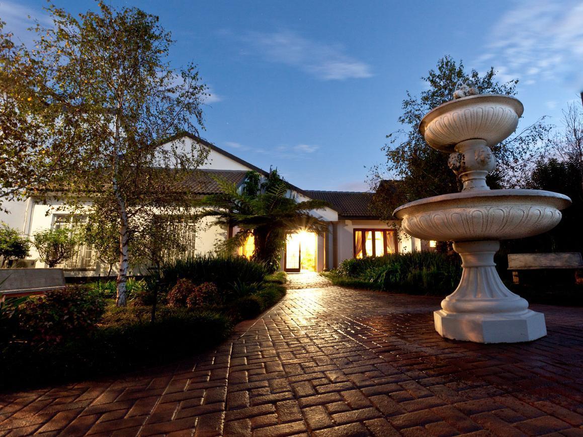 AfricaSky Pensión Kempton Park Exterior foto
