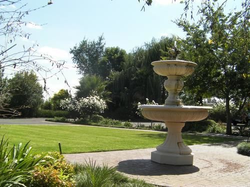 AfricaSky Pensión Kempton Park Exterior foto